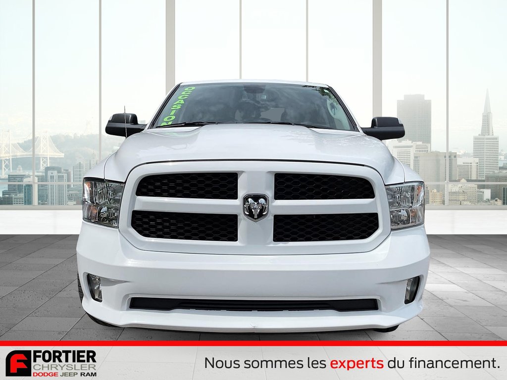 Ram 1500 Classic EXPRESS + CREWCAB + V6 2023 à Pointe-Aux-Trembles, Québec - 2 - w1024h768px