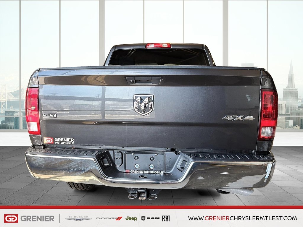 2023 Ram 1500 Classic SLT + 4X4 + CREW CAB + V6 3.6L in Pointe-Aux-Trembles, Quebec - 3 - w1024h768px