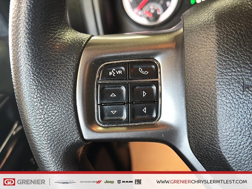 2023 Ram 1500 Classic SLT + 4X4 + CREW CAB + V6 3.6L in Pointe-Aux-Trembles, Quebec - 11 - w1024h768px