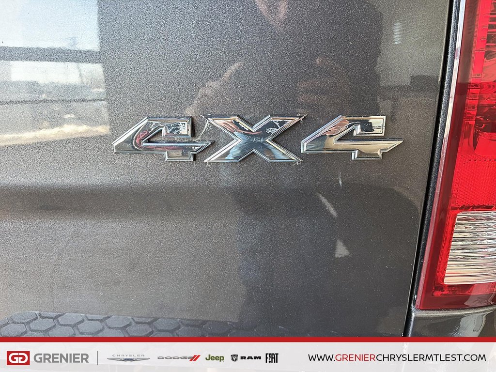 2023 Ram 1500 Classic SLT + 4X4 + CREW CAB + V6 3.6L in Pointe-Aux-Trembles, Quebec - 4 - w1024h768px