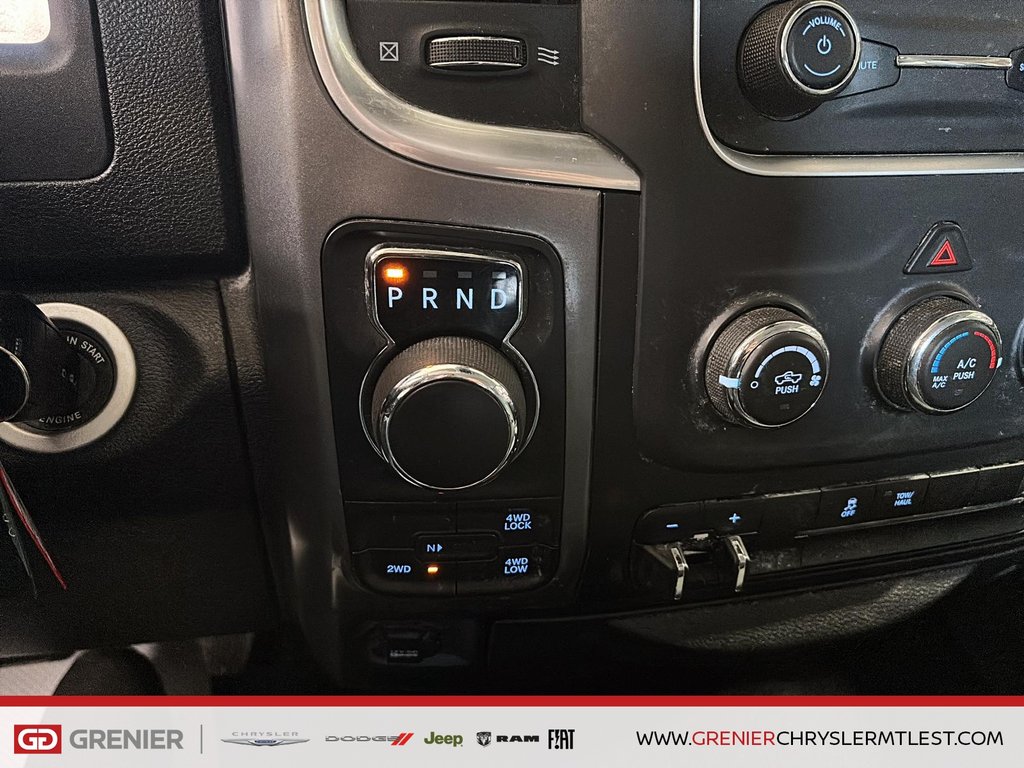 2023 Ram 1500 Classic SLT + 4X4 + CREW CAB + V6 3.6L in Pointe-Aux-Trembles, Quebec - 13 - w1024h768px