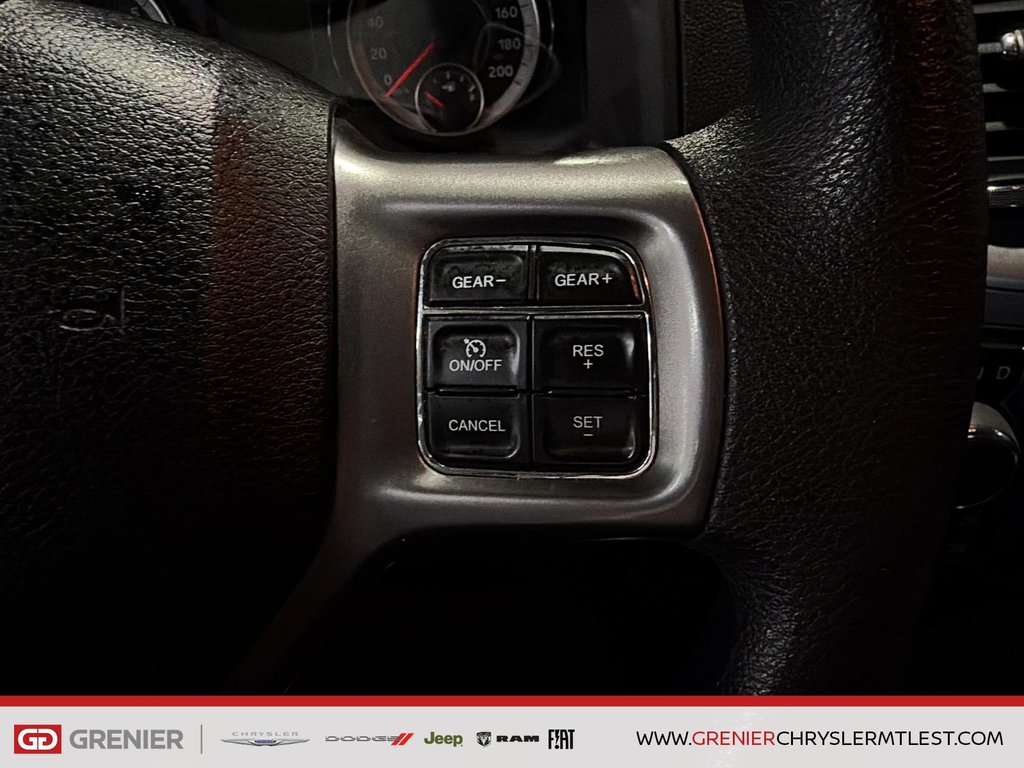 2023 Ram 1500 Classic SLT + 4X4 + CREW CAB + V6 3.6L + in Pointe-Aux-Trembles, Quebec - 12 - w1024h768px