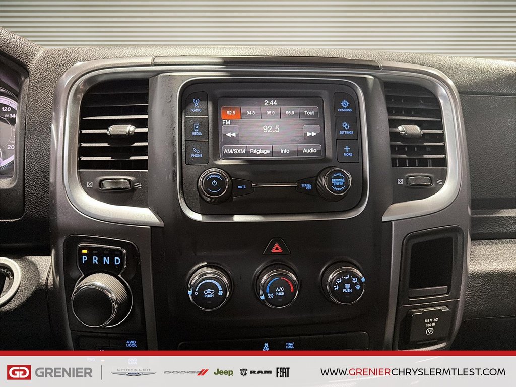 2023 Ram 1500 Classic SLT + 4X4 + CREW CAB + V6 3.6L + in Pointe-Aux-Trembles, Quebec - 15 - w1024h768px