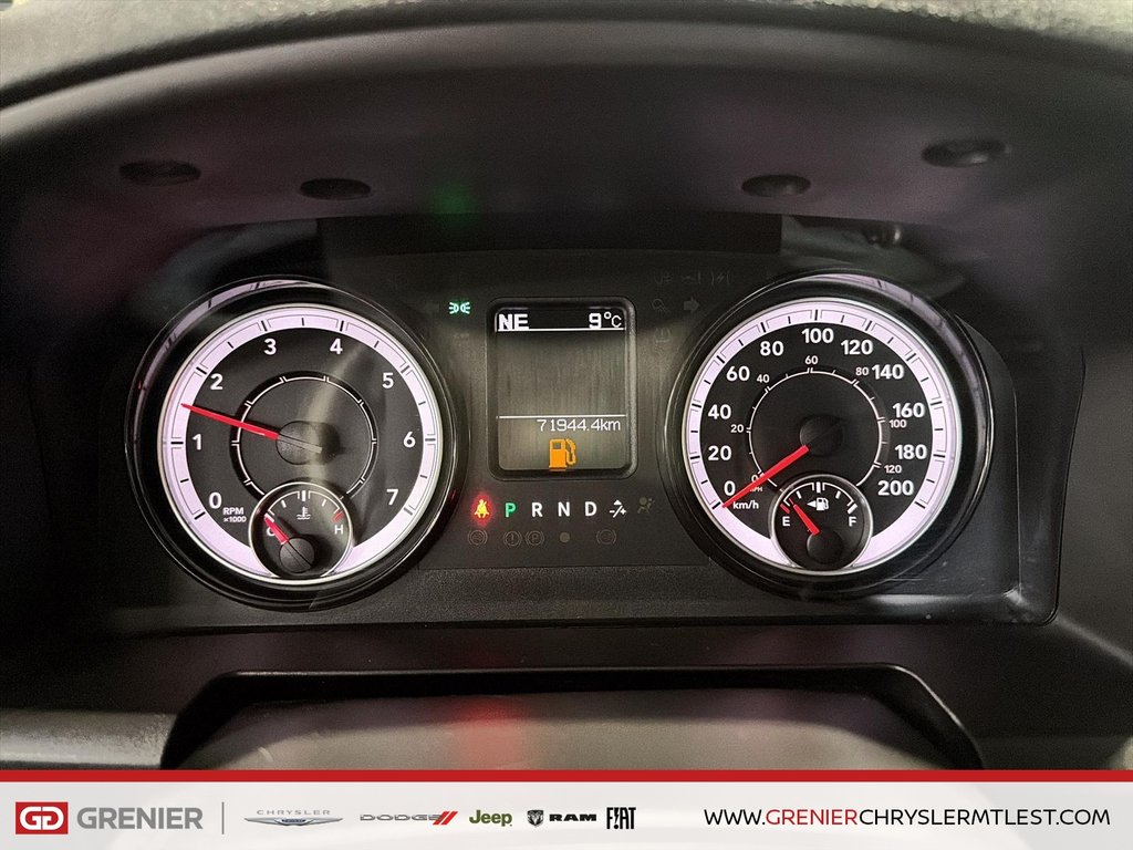 2023 Ram 1500 Classic SLT + 4X4 + CREW CAB + V6 3.6L + in Pointe-Aux-Trembles, Quebec - 14 - w1024h768px
