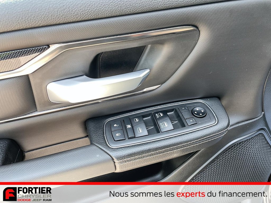 2019 Ram 1500 SPORT + CREWCAB + V8 + NIVEAU 2 in Pointe-Aux-Trembles, Quebec - 12 - w1024h768px