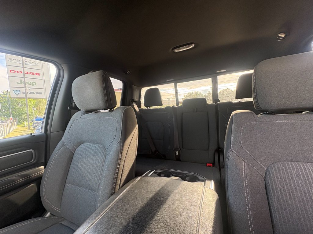 2021 Ram 1500 Big Horn in Pointe-Aux-Trembles, Quebec - 20 - w1024h768px