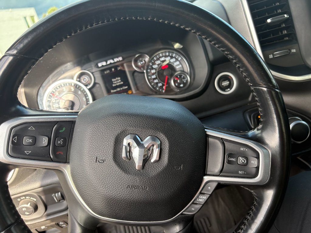 2021 Ram 1500 Big Horn in Pointe-Aux-Trembles, Quebec - 15 - w1024h768px