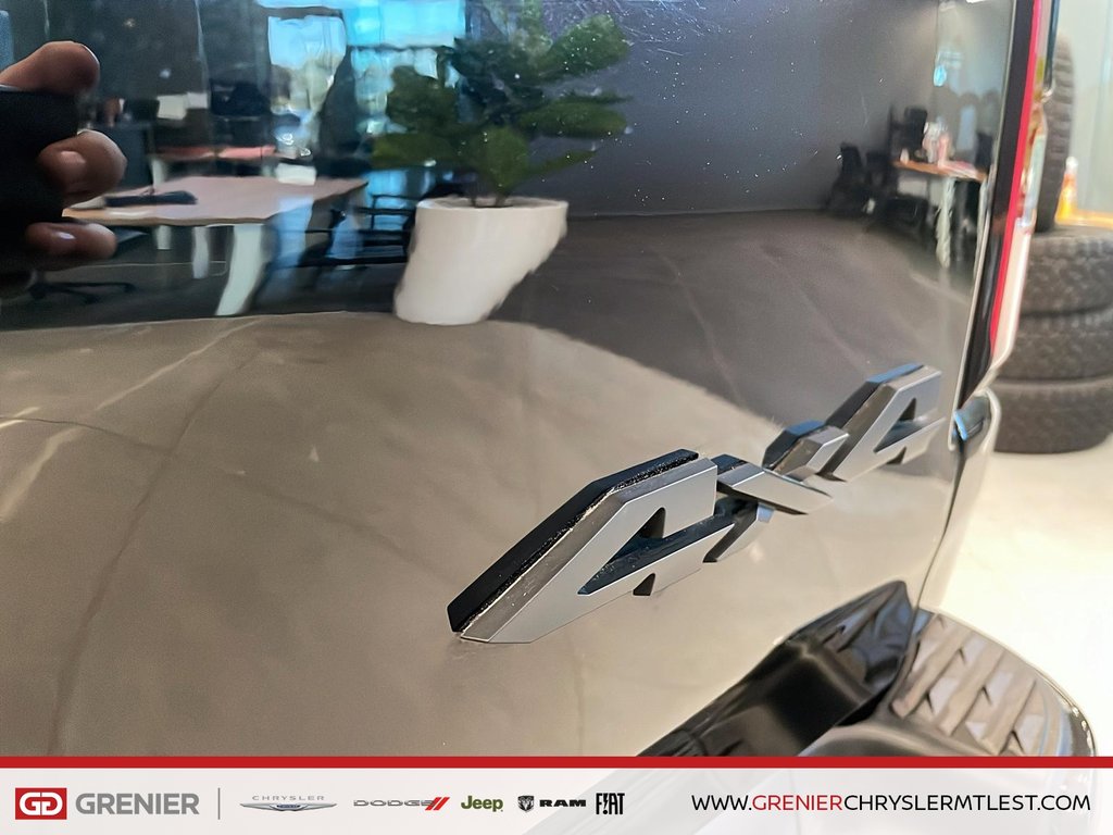 2023 Ram 1500 SPORT GT + 4X4 + CREW CAB + V8 HEMI 5.7L in Pointe-Aux-Trembles, Quebec - 4 - w1024h768px