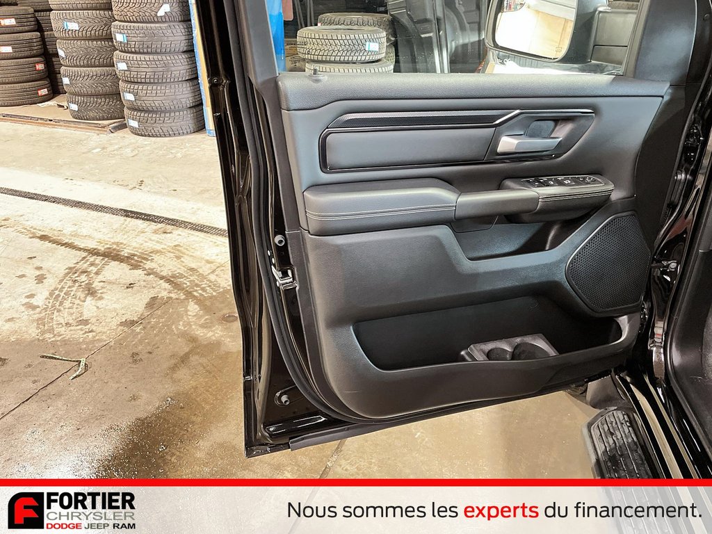 2024 Ram 1500 SPORT in Pointe-Aux-Trembles, Quebec - 11 - w1024h768px