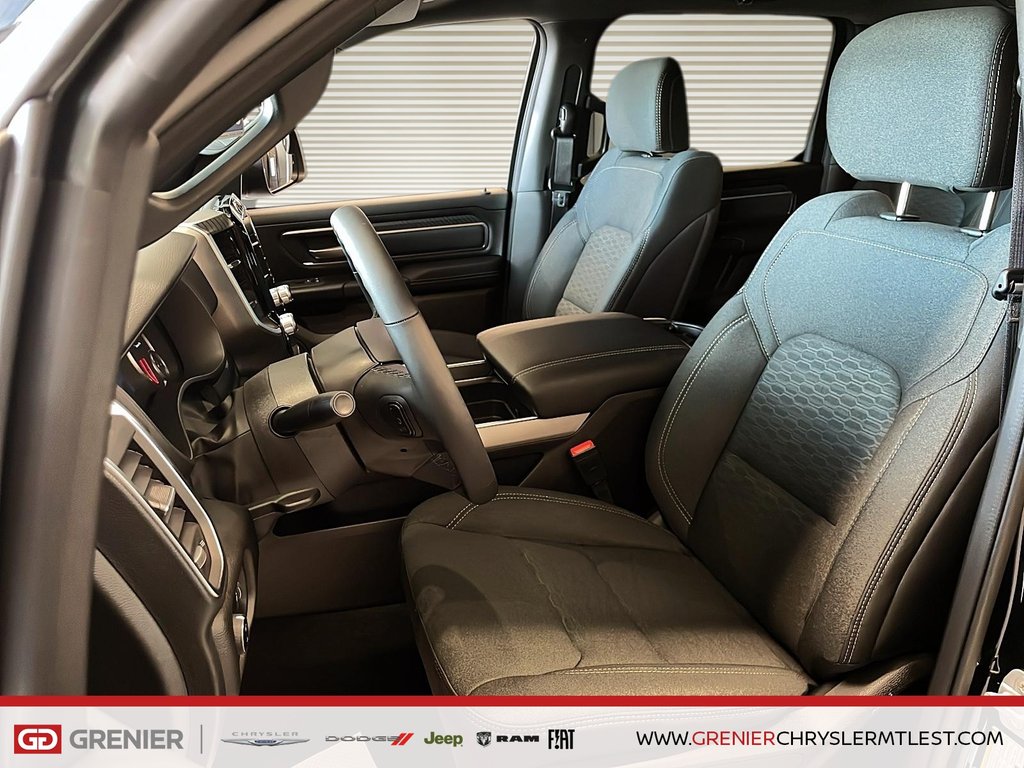 Ram 1500 BIG HORN 2025 à Pointe-Aux-Trembles, Québec - 8 - w1024h768px