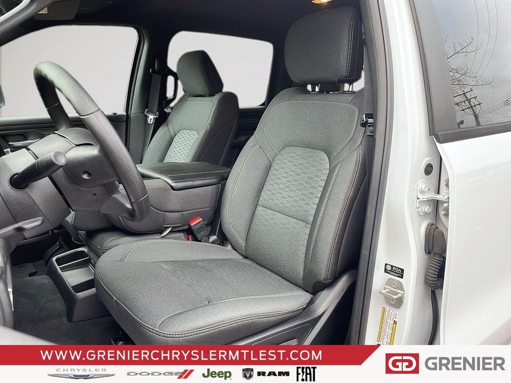 2025 Ram 1500 TRADESMAN in Pointe-Aux-Trembles, Quebec - 8 - w1024h768px