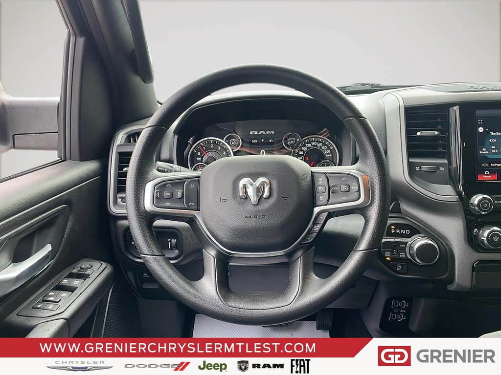 2025 Ram 1500 TRADESMAN in Pointe-Aux-Trembles, Quebec - 10 - w1024h768px