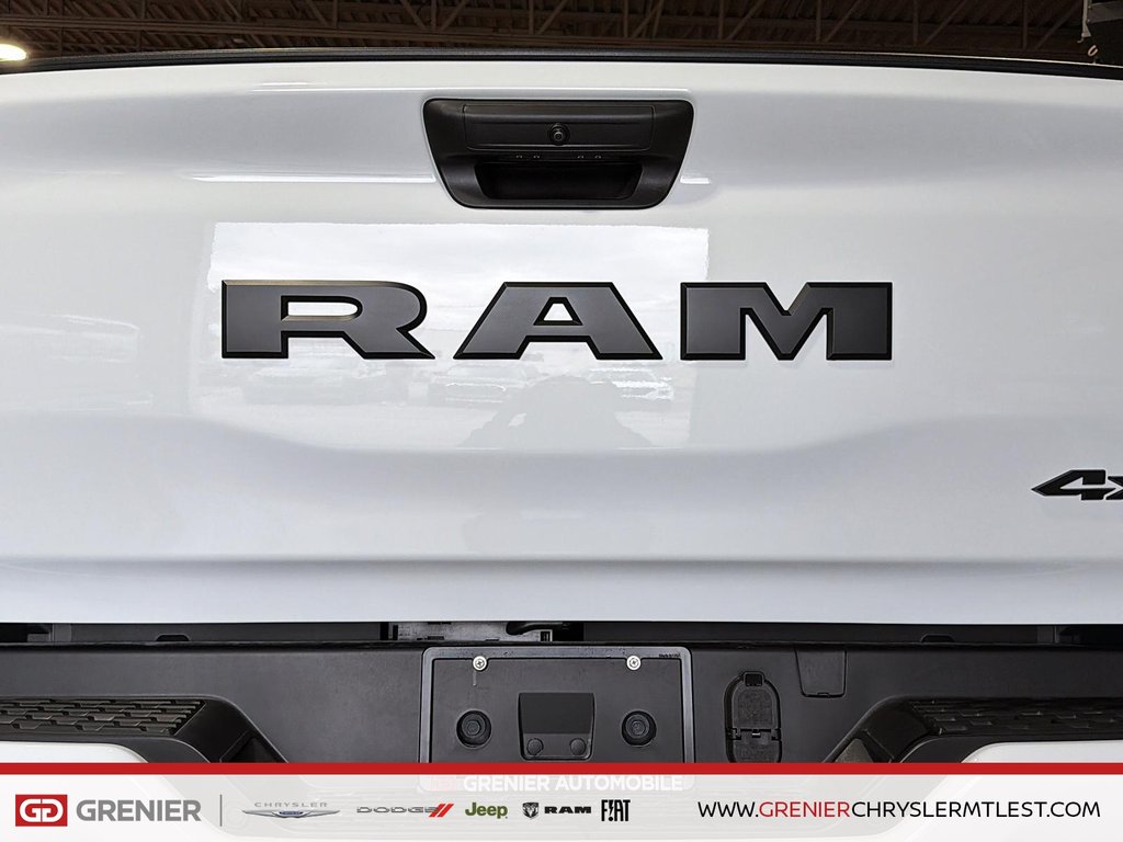 2026 Ram 1500 EXPRESS in Pointe-Aux-Trembles, Quebec - 6 - w1024h768px