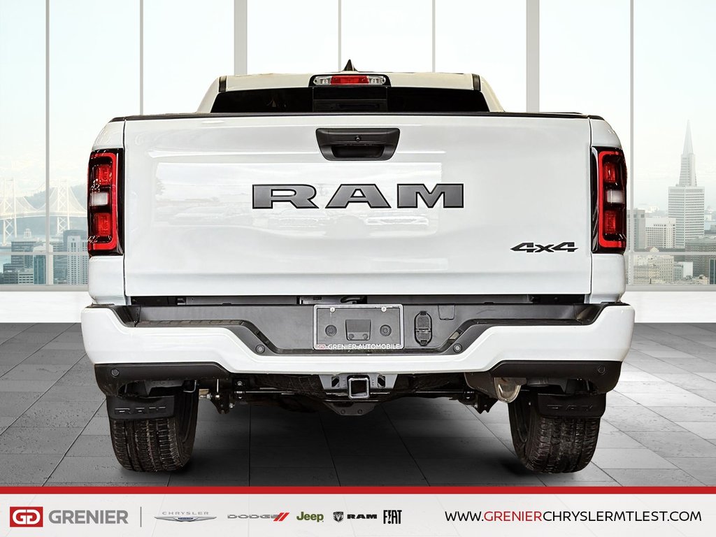 2026 Ram 1500 EXPRESS in Pointe-Aux-Trembles, Quebec - 3 - w1024h768px
