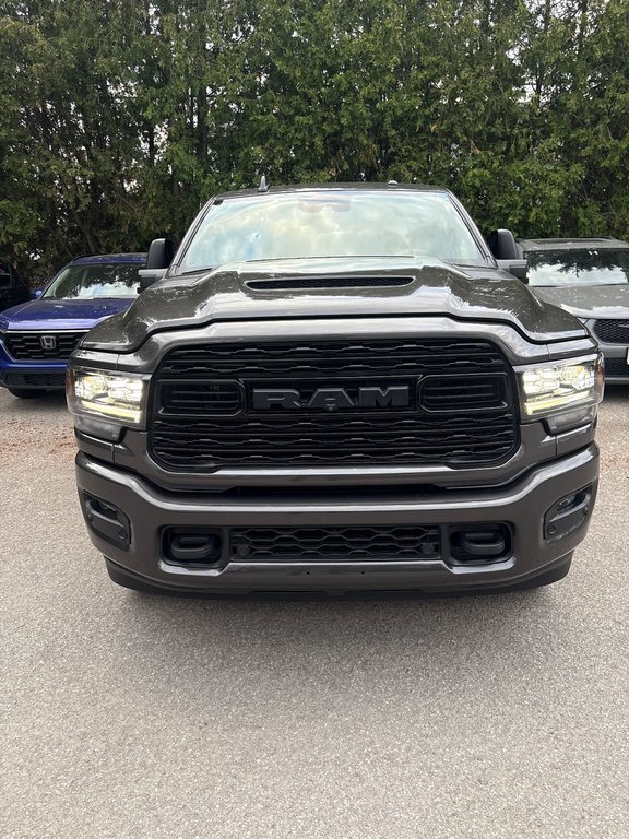 2023 Ram 2500 Limited in Pointe-Aux-Trembles, Quebec - 2 - w1024h768px