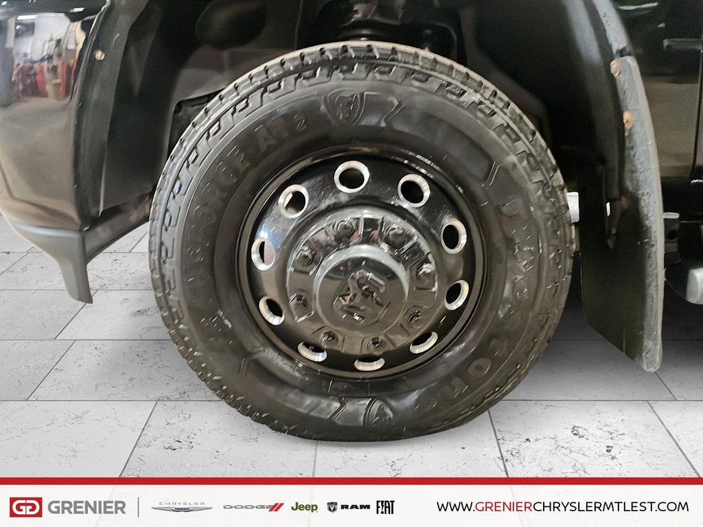 Ram 3500 LARAMIE 4X4 CREW CAB + DIESEL + ROUES JUMELEES 2023 à Pointe-Aux-Trembles, Québec - 7 - w1024h768px