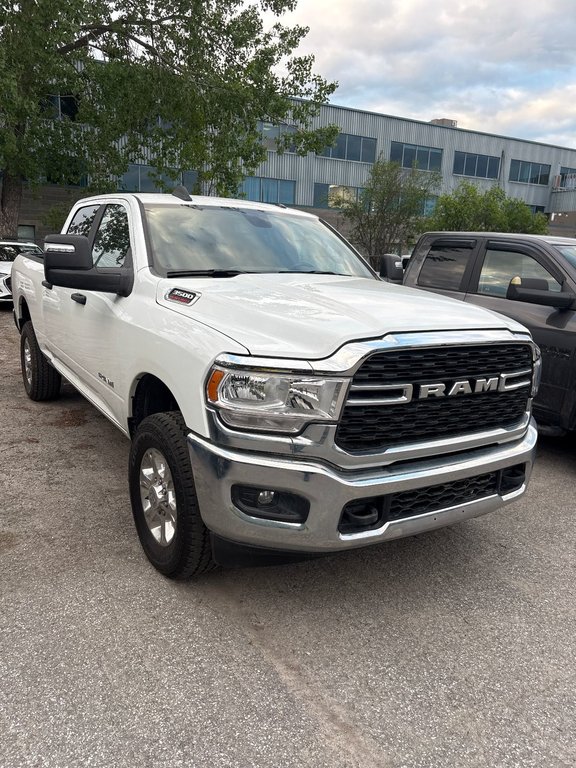 2024 Ram 3500 Big Horn in Pointe-Aux-Trembles, Quebec - 2 - w1024h768px
