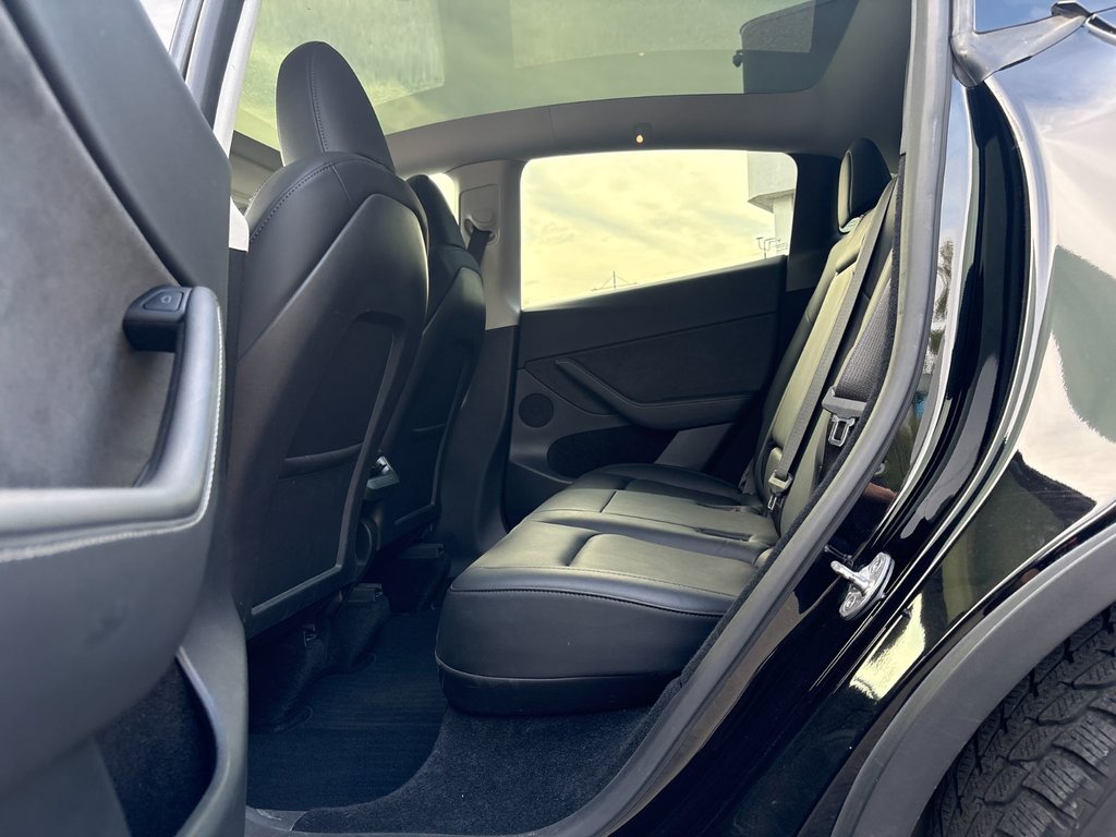 2023 Tesla Model Y LONG RANGE AWD in Pointe-Aux-Trembles, Quebec - 19 - w1024h768px