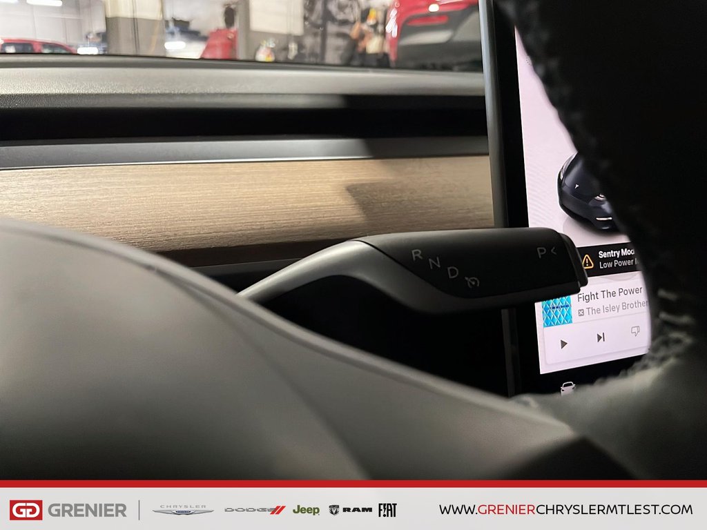 Tesla Model Y STANDARD RANGE + RWD + TOIT DE VERRE PANO 2024 à Pointe-Aux-Trembles, Québec - 13 - w1024h768px