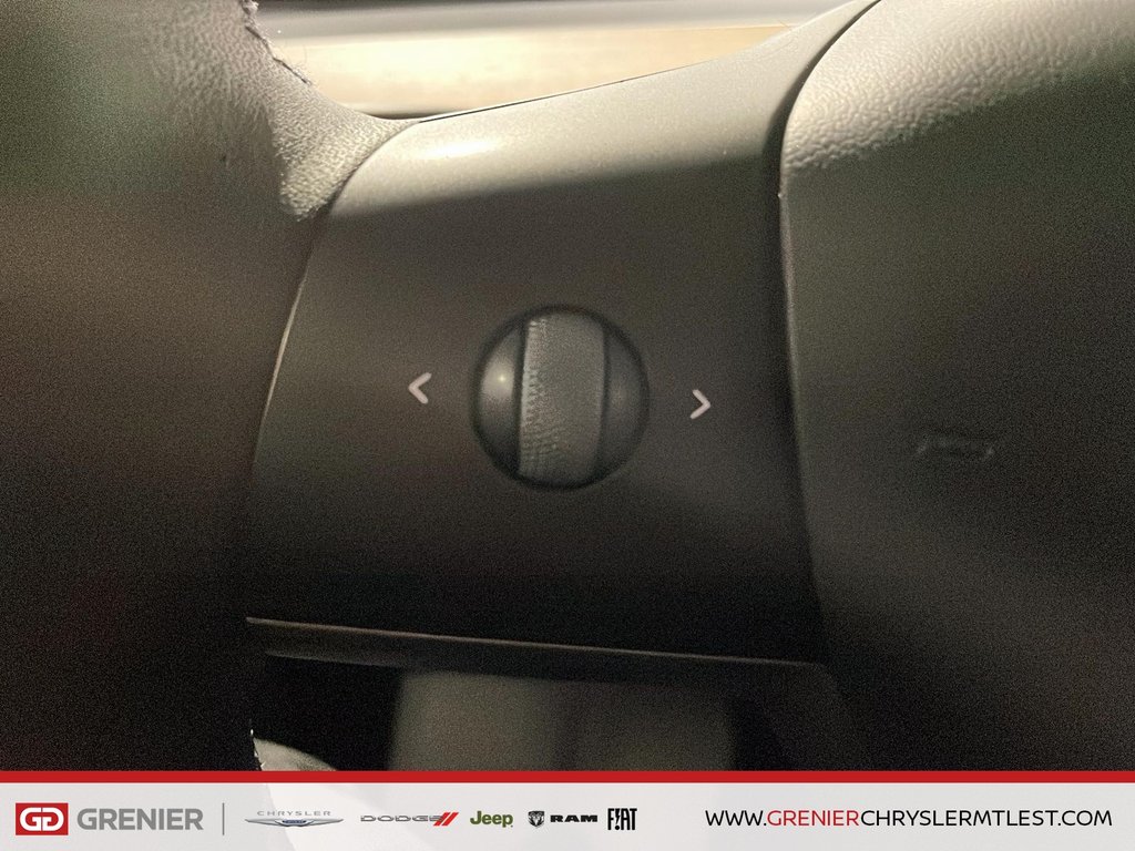 Tesla Model Y STANDARD RANGE + RWD + TOIT DE VERRE PANO 2024 à Pointe-Aux-Trembles, Québec - 11 - w1024h768px