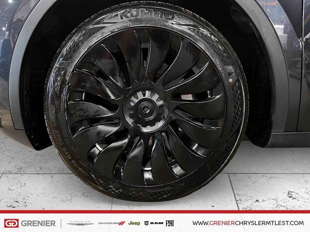 Tesla Model Y STANDARD RANGE + RWD + TOIT DE VERRE PANO 2024 à Pointe-Aux-Trembles, Québec - 6 - w1024h768px