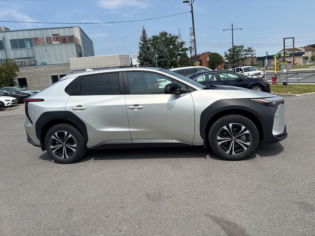 Toyota bZ4X LE 2023 à Pointe-Aux-Trembles, Québec - 7 - w1024h768px
