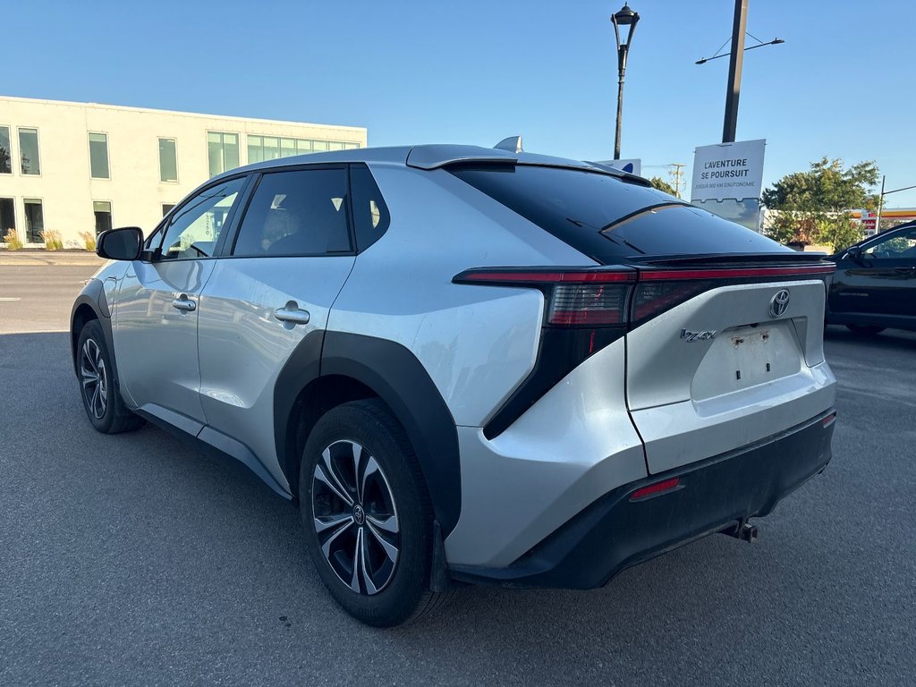 Toyota bZ4X LE 2023 à Pointe-Aux-Trembles, Québec - 14 - w1024h768px