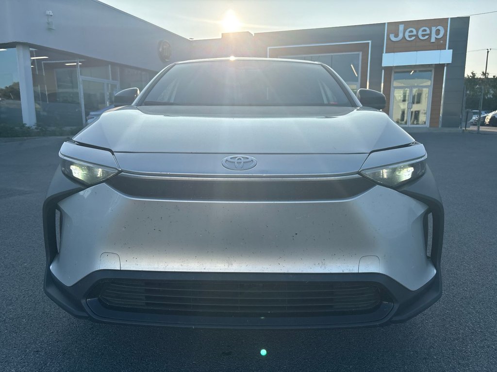 Toyota bZ4X LE 2023 à Pointe-Aux-Trembles, Québec - 3 - w1024h768px