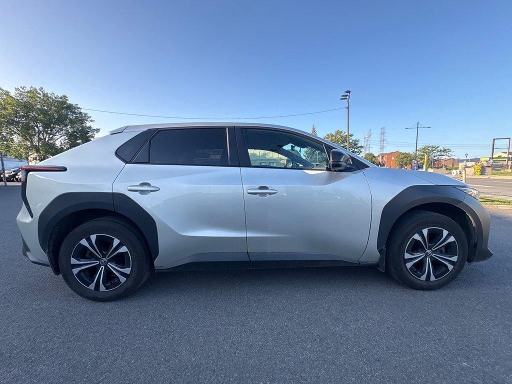 Toyota bZ4X LE 2023 à Pointe-Aux-Trembles, Québec - 9 - w1024h768px