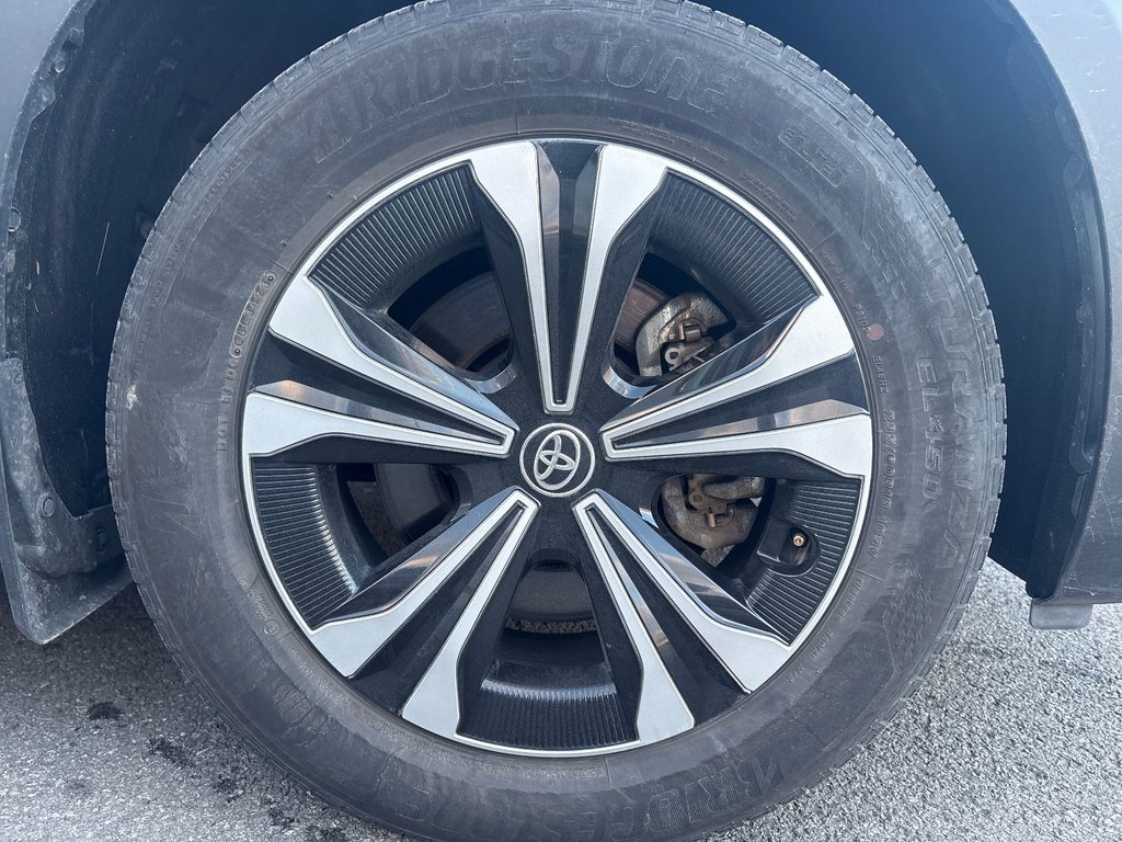 Toyota bZ4X XLE AWD 2023 à Pointe-Aux-Trembles, Québec - 7 - w1024h768px