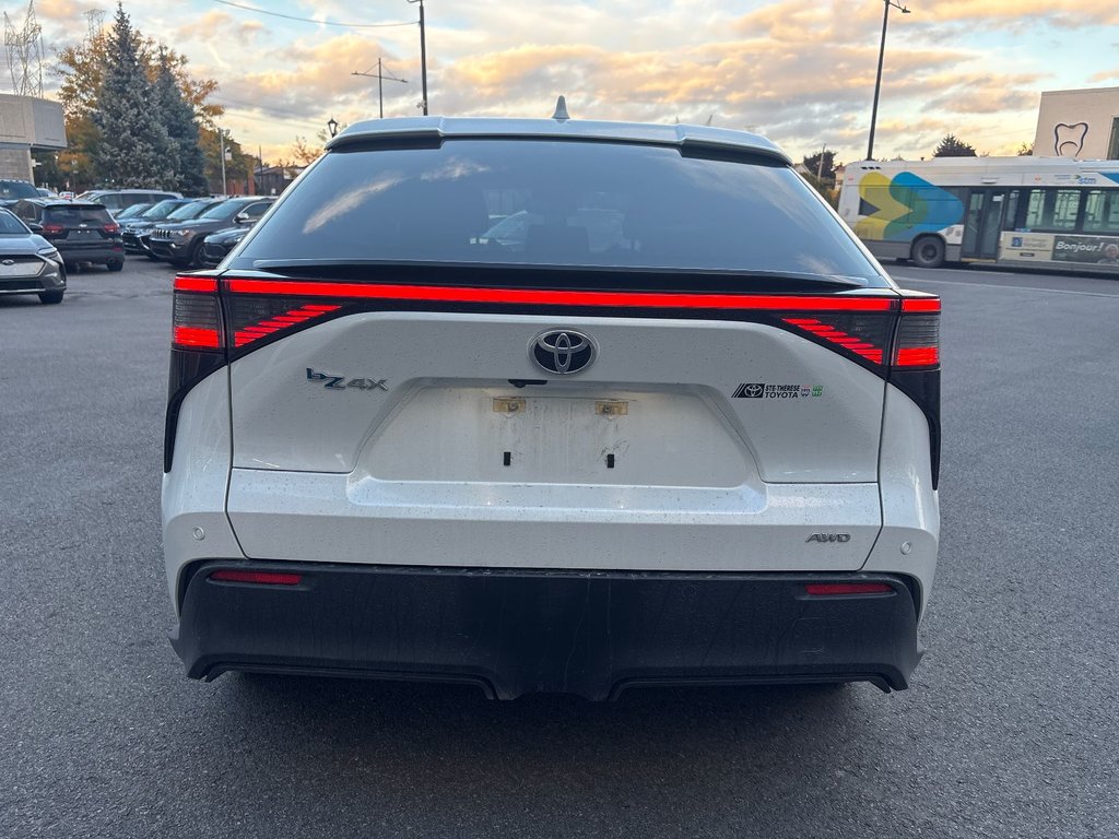 Toyota bZ4X XLE AWD 2023 à Pointe-Aux-Trembles, Québec - 13 - w1024h768px