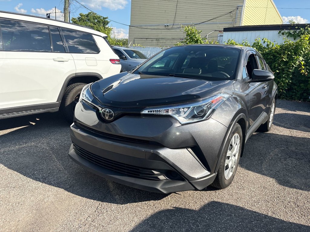 Toyota C-HR LX 2019 à Pointe-Aux-Trembles, Québec - 1 - w1024h768px