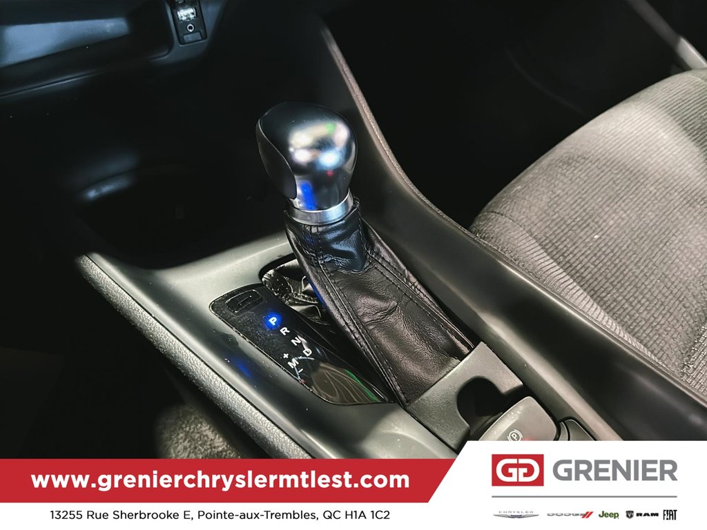 Toyota C-HR LE 2019 à Pointe-Aux-Trembles, Québec - 15 - w1024h768px