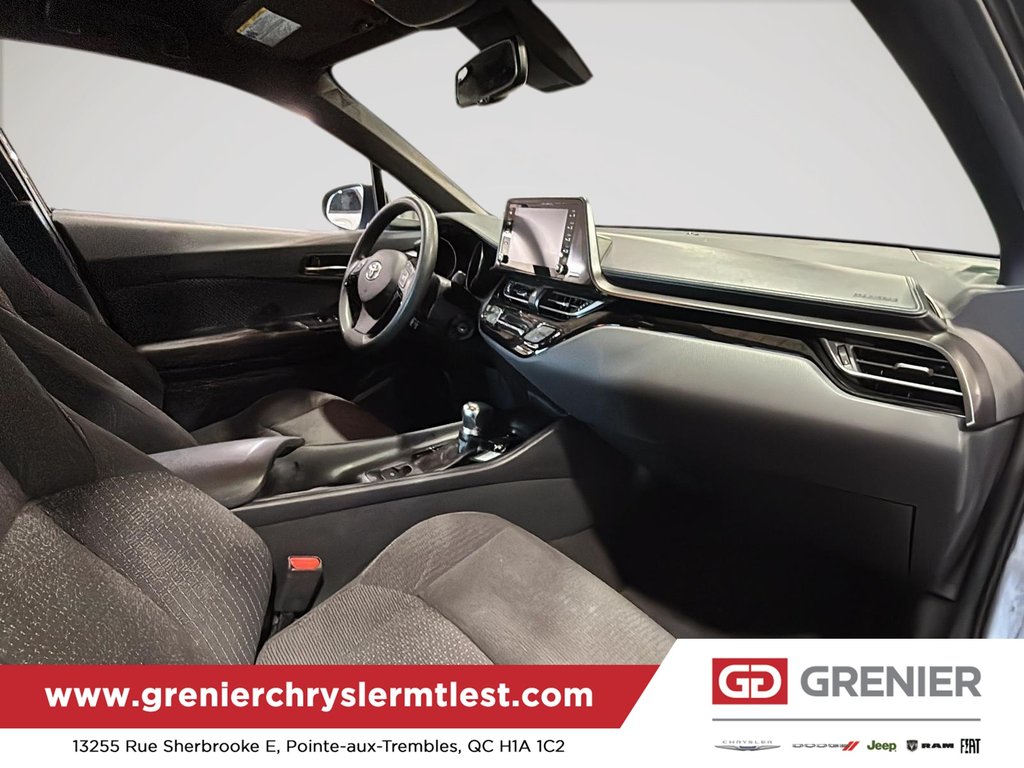Toyota C-HR LE 2019 à Pointe-Aux-Trembles, Québec - 9 - w1024h768px