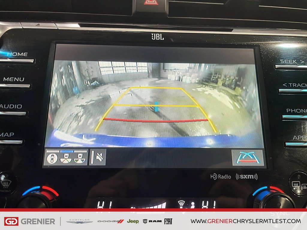 Toyota Camry XLE + TOIT OUVRANT PANO + CARPLAY 2018 à Pointe-Aux-Trembles, Québec - 13 - w1024h768px