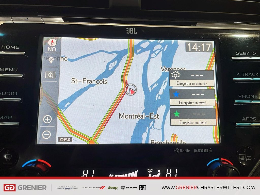 Toyota Camry XLE + TOIT OUVRANT PANO + CARPLAY 2018 à Pointe-Aux-Trembles, Québec - 14 - w1024h768px
