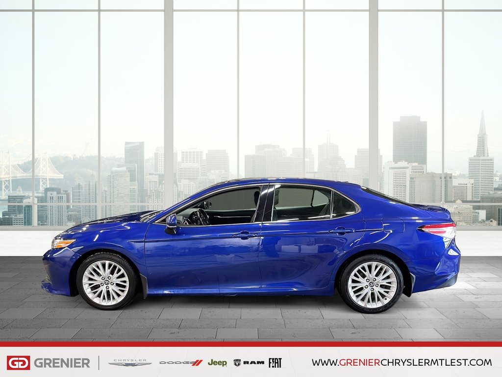 Toyota Camry XLE + TOIT OUVRANT PANO + CARPLAY 2018 à Pointe-Aux-Trembles, Québec - 5 - w1024h768px