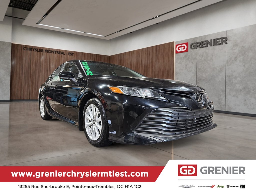 2018 Toyota Camry LE in Pointe-Aux-Trembles, Quebec - 10 - w1024h768px