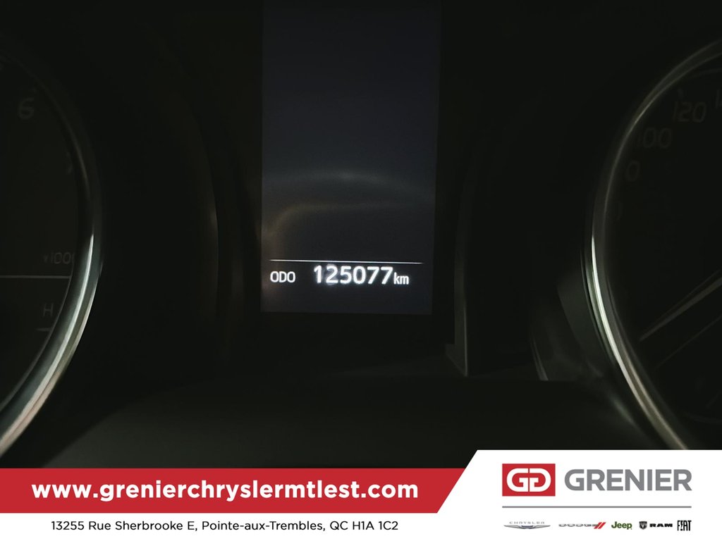 2018 Toyota Camry LE in Pointe-Aux-Trembles, Quebec - 22 - w1024h768px