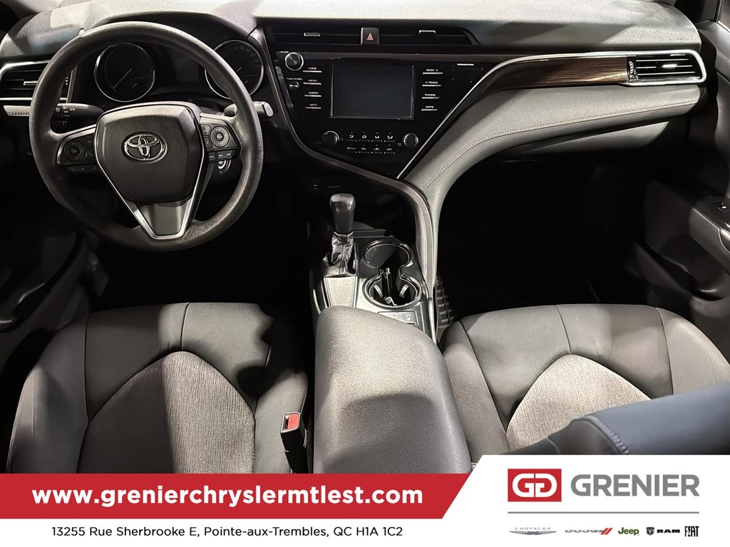 2018 Toyota Camry LE in Pointe-Aux-Trembles, Quebec - 15 - w1024h768px