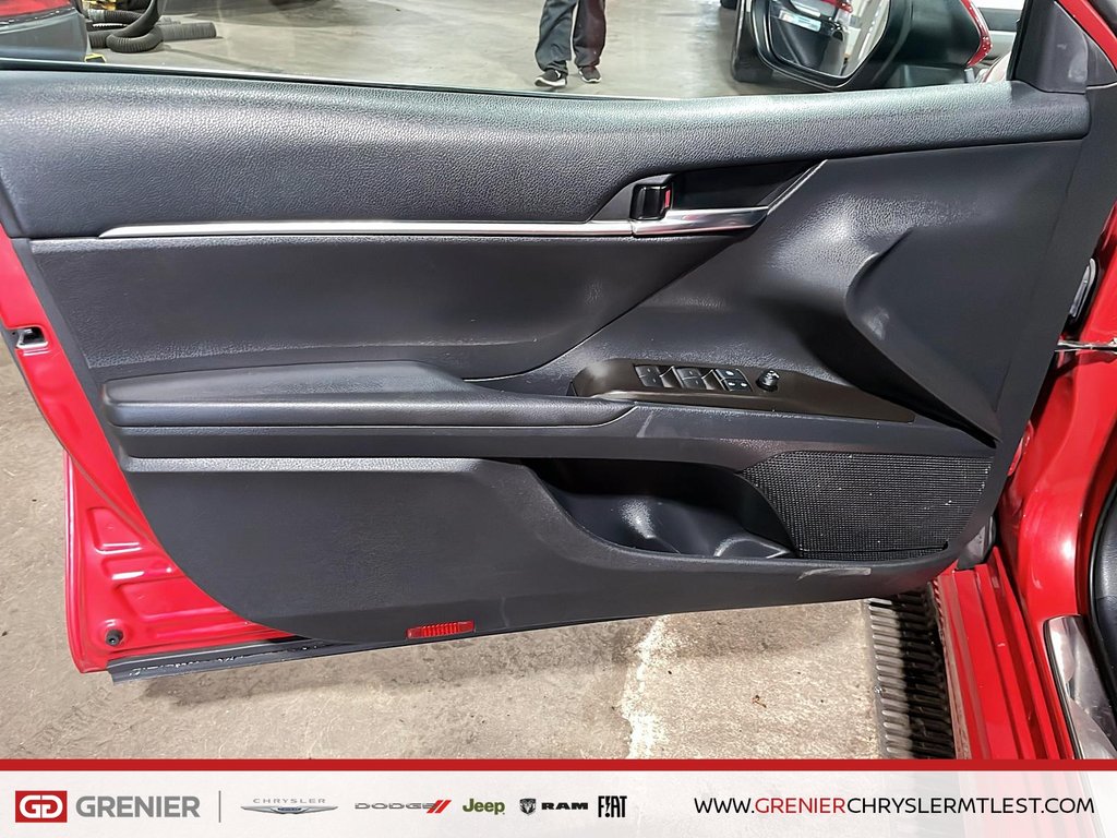 2021 Toyota Camry SE + T/A + CUIR + BLUETOOTH in Pointe-Aux-Trembles, Quebec - 9 - w1024h768px