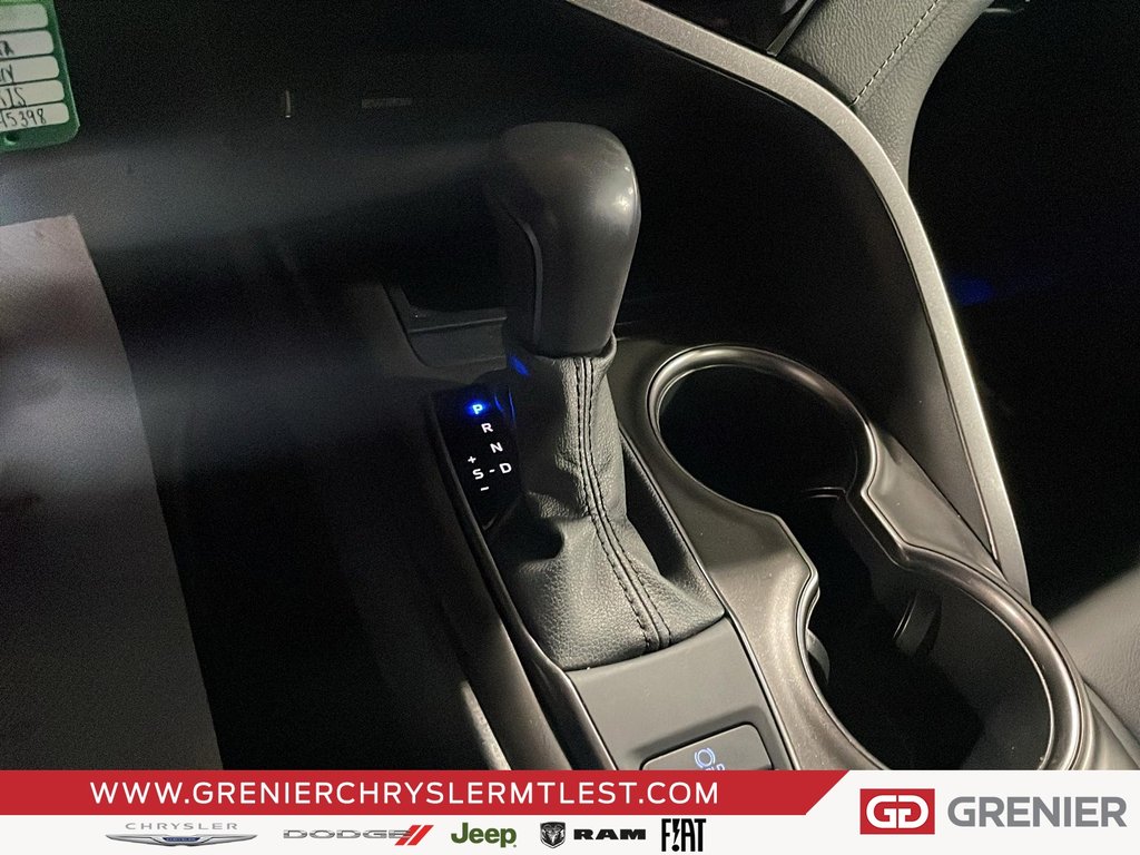 Toyota Camry SE + AWD + GROUPE ELECTRIQUE 2021 à Pointe-Aux-Trembles, Québec - 12 - w1024h768px