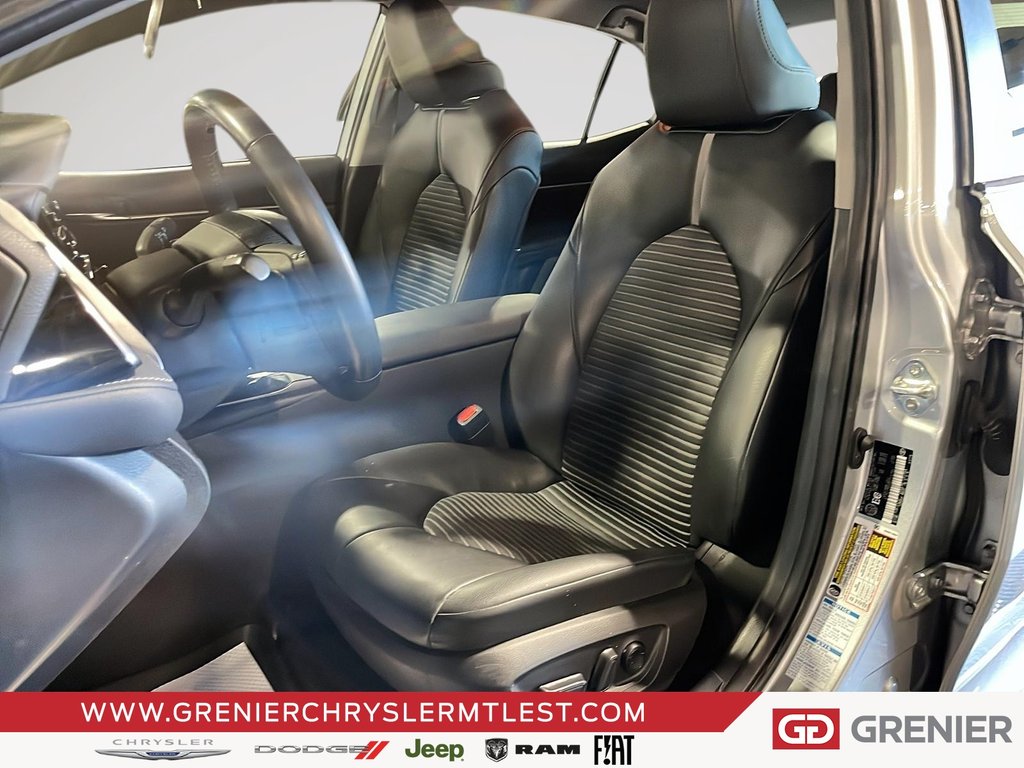 Toyota Camry SE + AWD + GROUPE ELECTRIQUE 2021 à Pointe-Aux-Trembles, Québec - 8 - w1024h768px