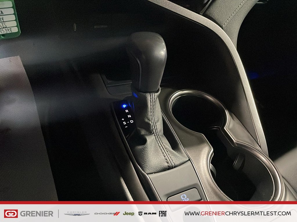 Toyota Camry SE + AWD + GROUPE ELECTRIQUE 2021 à Pointe-Aux-Trembles, Québec - 12 - w1024h768px