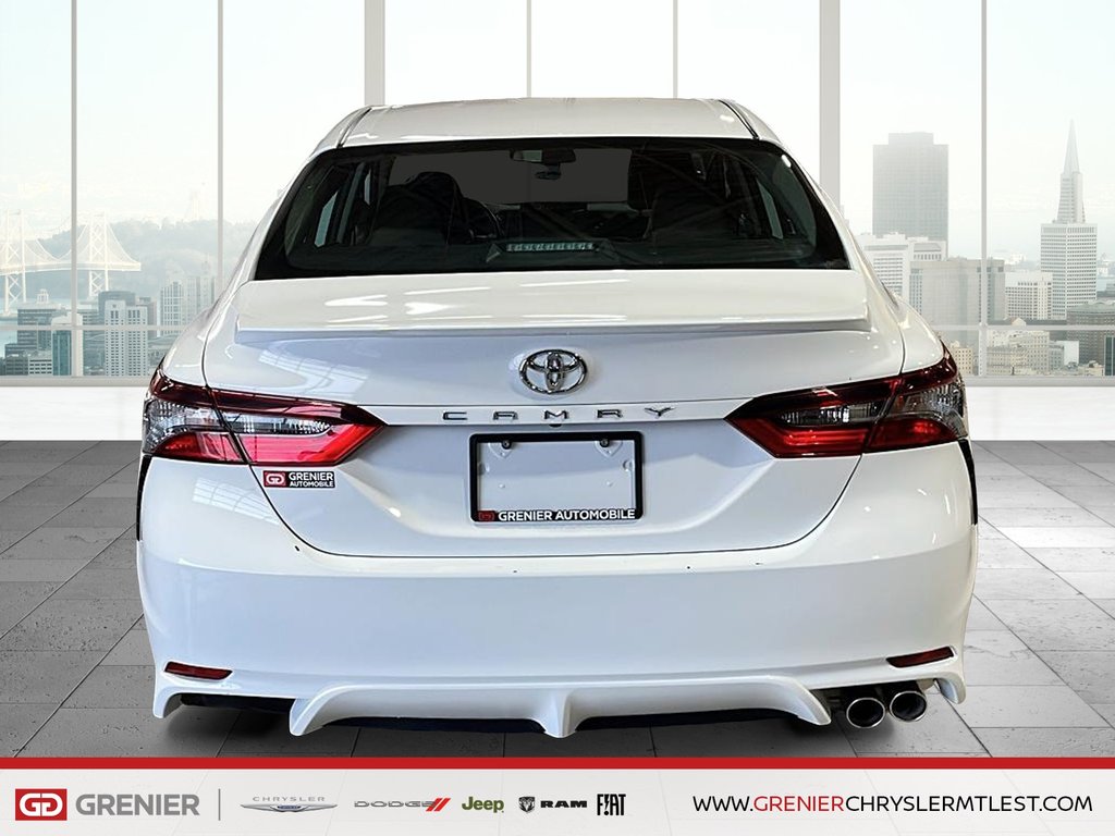 Toyota Camry SE + CUIR + CARPLAY 2023 à Pointe-Aux-Trembles, Québec - 3 - w1024h768px