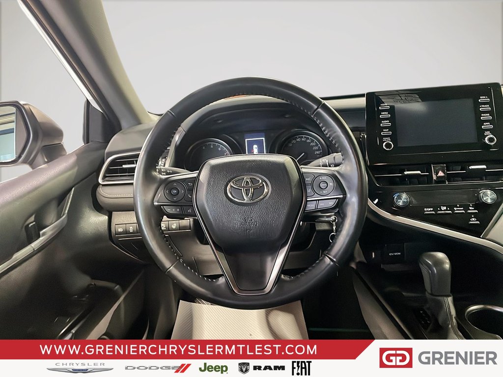 2023 Toyota Camry SE + CUIR + CARPLAY in Pointe-Aux-Trembles, Quebec - 9 - w1024h768px