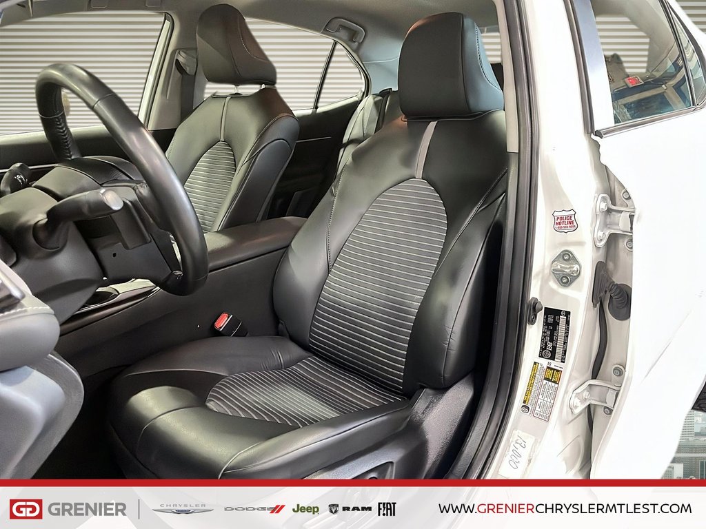 Toyota Camry SE + CUIR + CARPLAY 2023 à Pointe-Aux-Trembles, Québec - 7 - w1024h768px