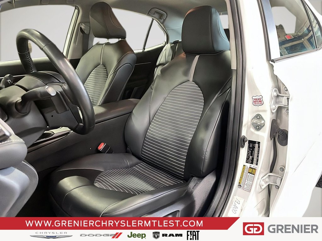 2023 Toyota Camry SE + CUIR + CARPLAY in Pointe-Aux-Trembles, Quebec - 7 - w1024h768px