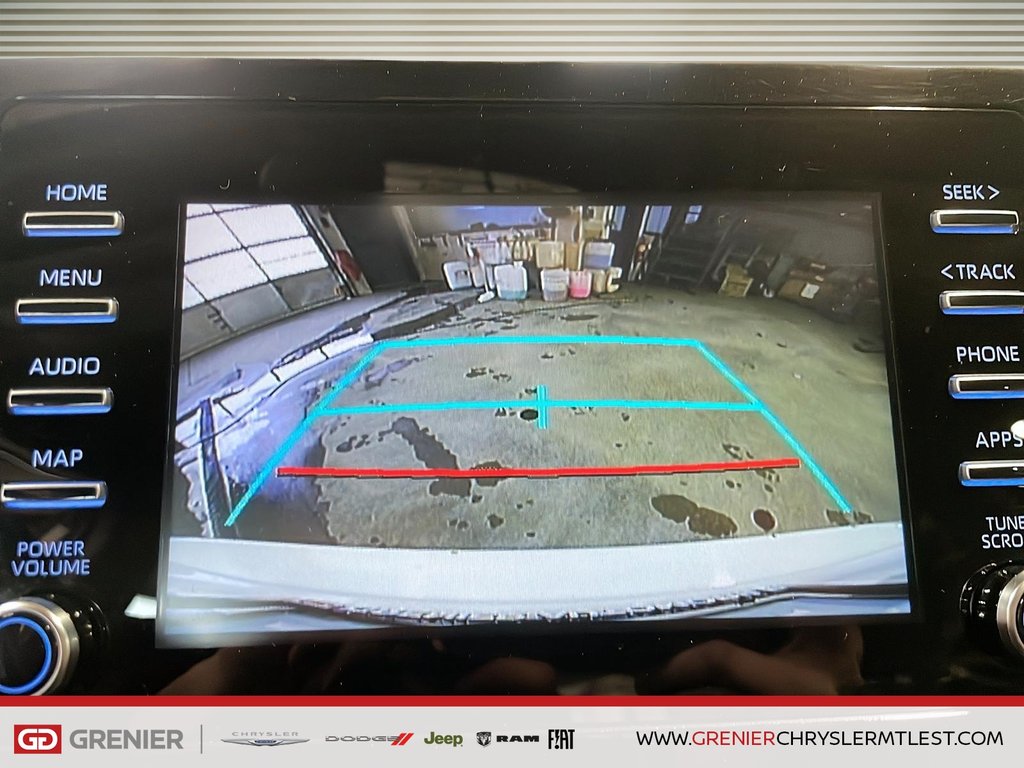 Toyota Camry SE + CUIR + CARPLAY 2023 à Pointe-Aux-Trembles, Québec - 12 - w1024h768px