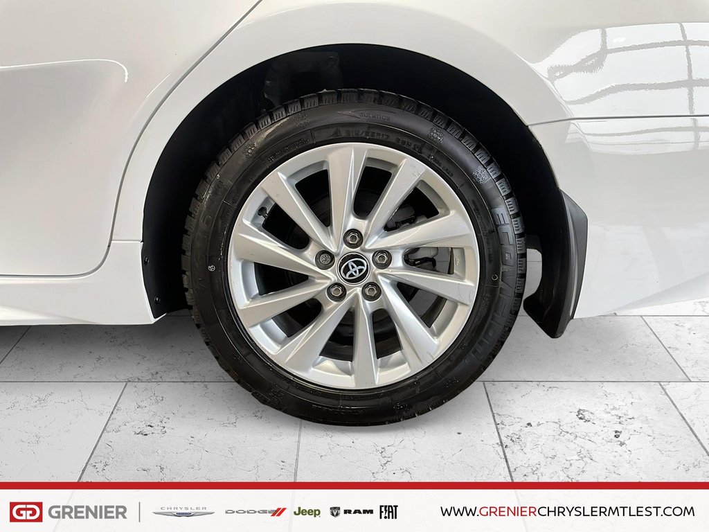 Toyota Camry SE + CUIR + CARPLAY 2023 à Pointe-Aux-Trembles, Québec - 6 - w1024h768px